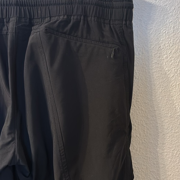 Athleta black athletic joggers with zipper pockets size 6 - Picture 4 of 7